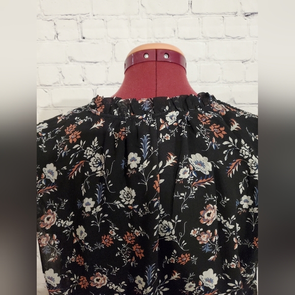 Tamara flower tank blouse - Picture 6 of 7